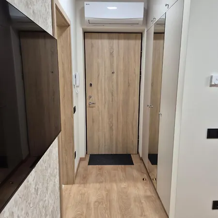 New Kreves Apartment & Free Parking & Self Check-In Kaunas Exterior photo