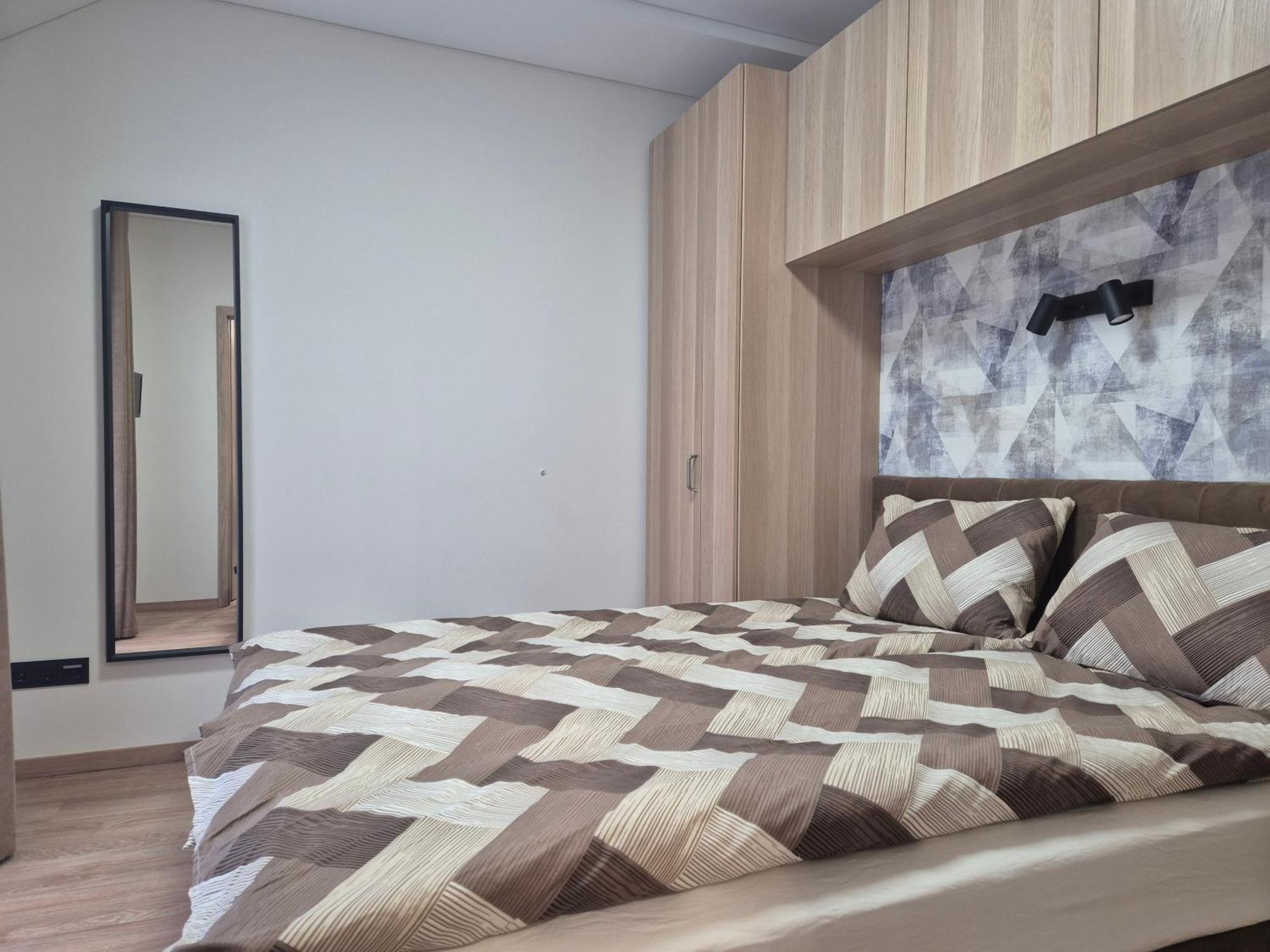 New Kreves & Free Parking & Self Check-in Appartement *