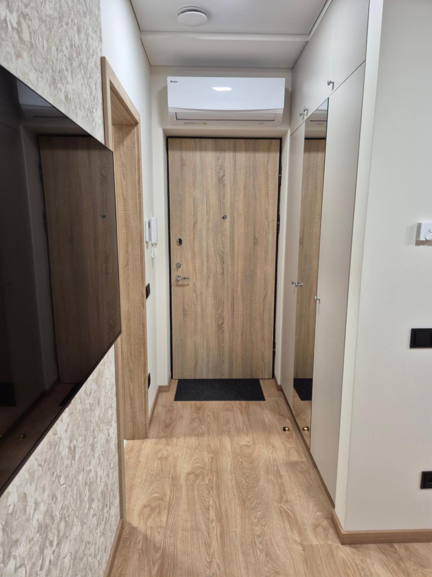New Kreves & Free Parking & Self Check-in Appartement *